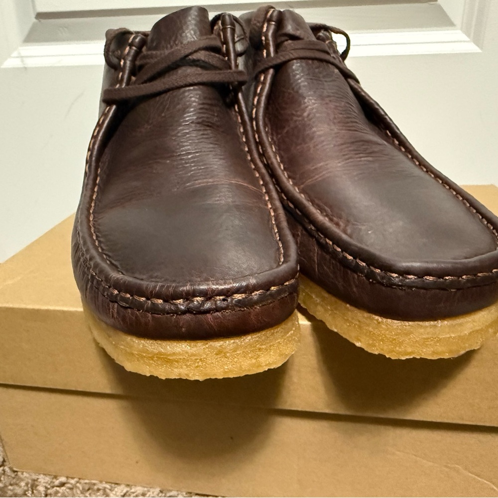 Brand New - Clarks Wallabee Premium Beeswax Boot - Picture 15 of 15